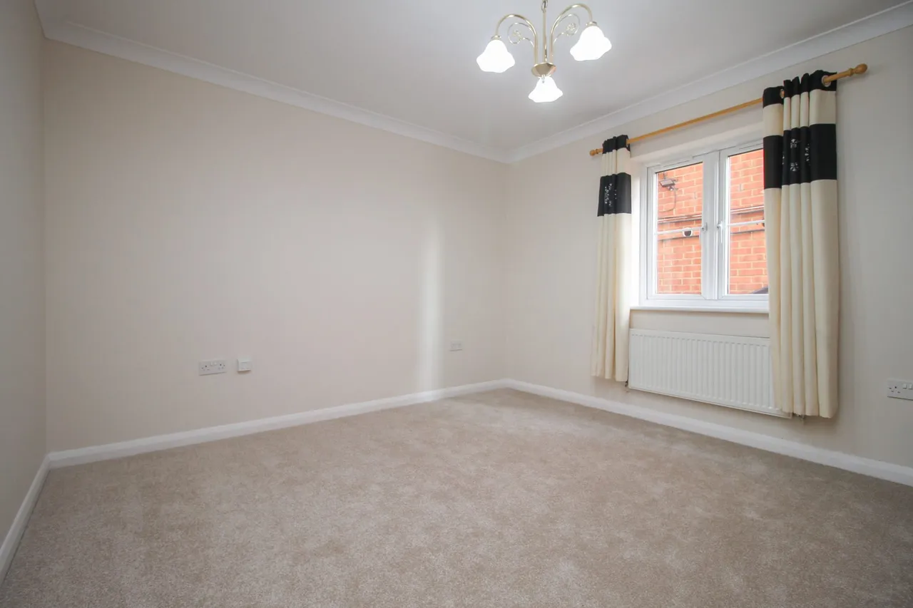 Reading Road South, Fleet, GU52, photo 5