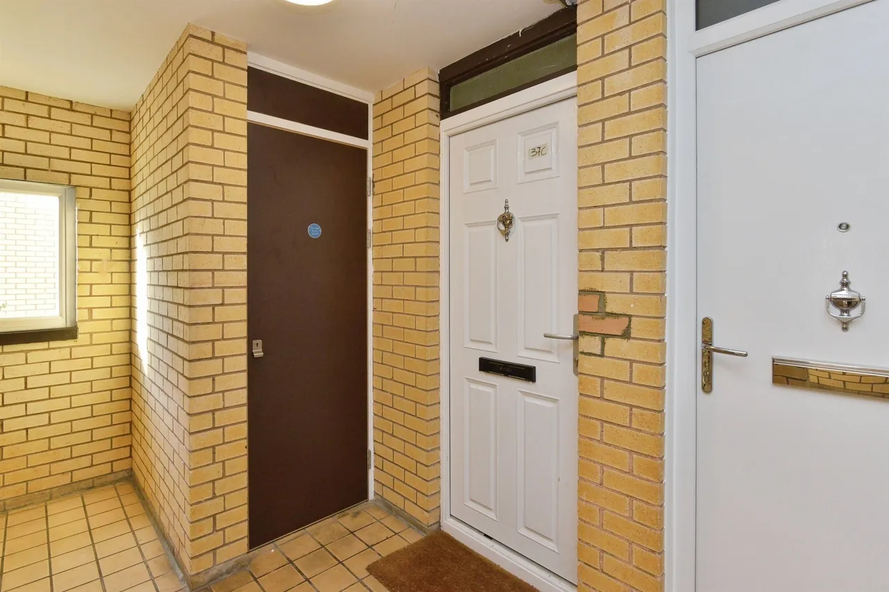 Cleavers Avenue, Conniburrow, MK14, photo 11