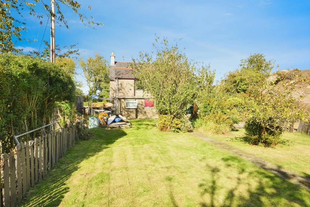 Cwm-y-Glo, Caernarfon, LL55, photo 27
