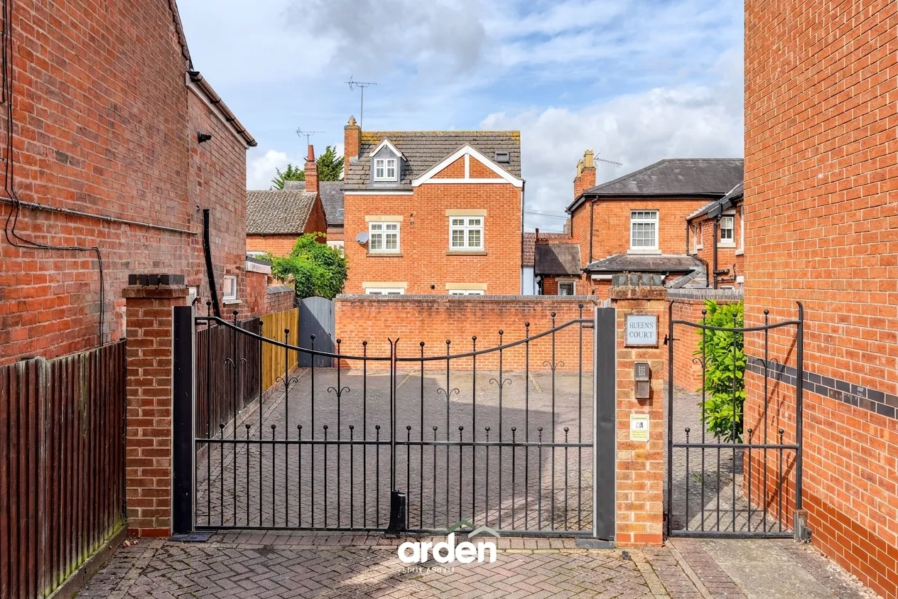High Street, Astwood Bank, B96, photo 2