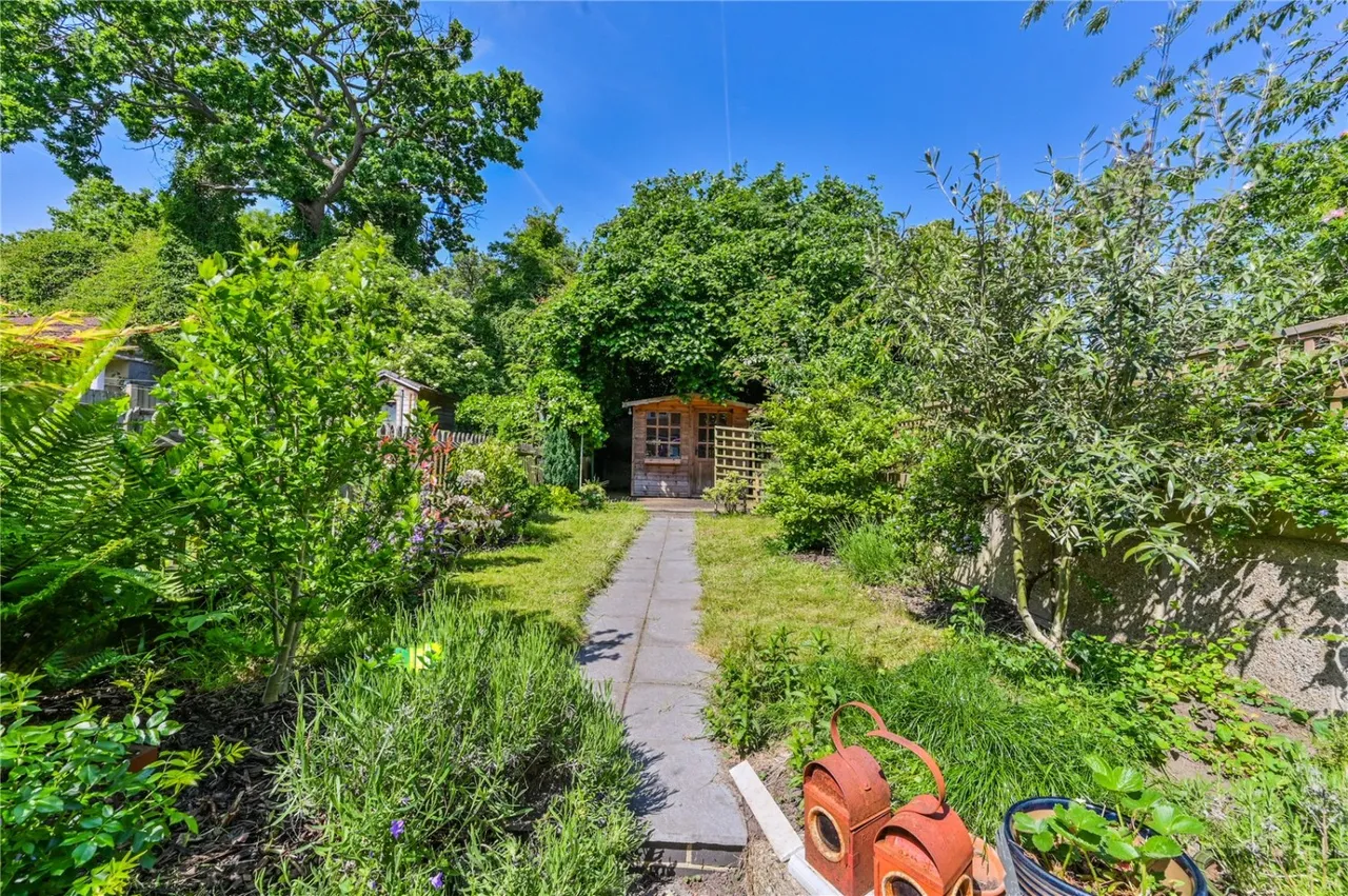 Queens Road, London, N11, photo 16