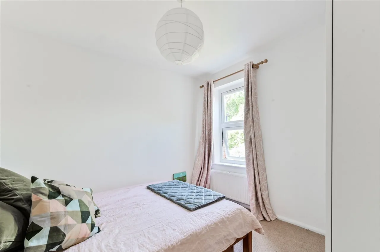 Queens Road, London, N11, photo 12