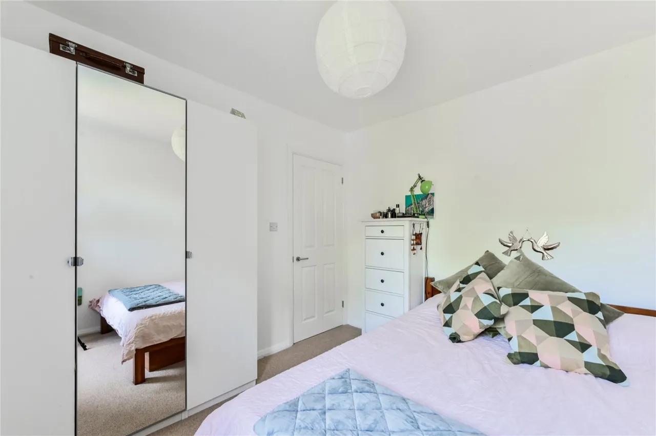 Queens Road, London, N11, photo 13