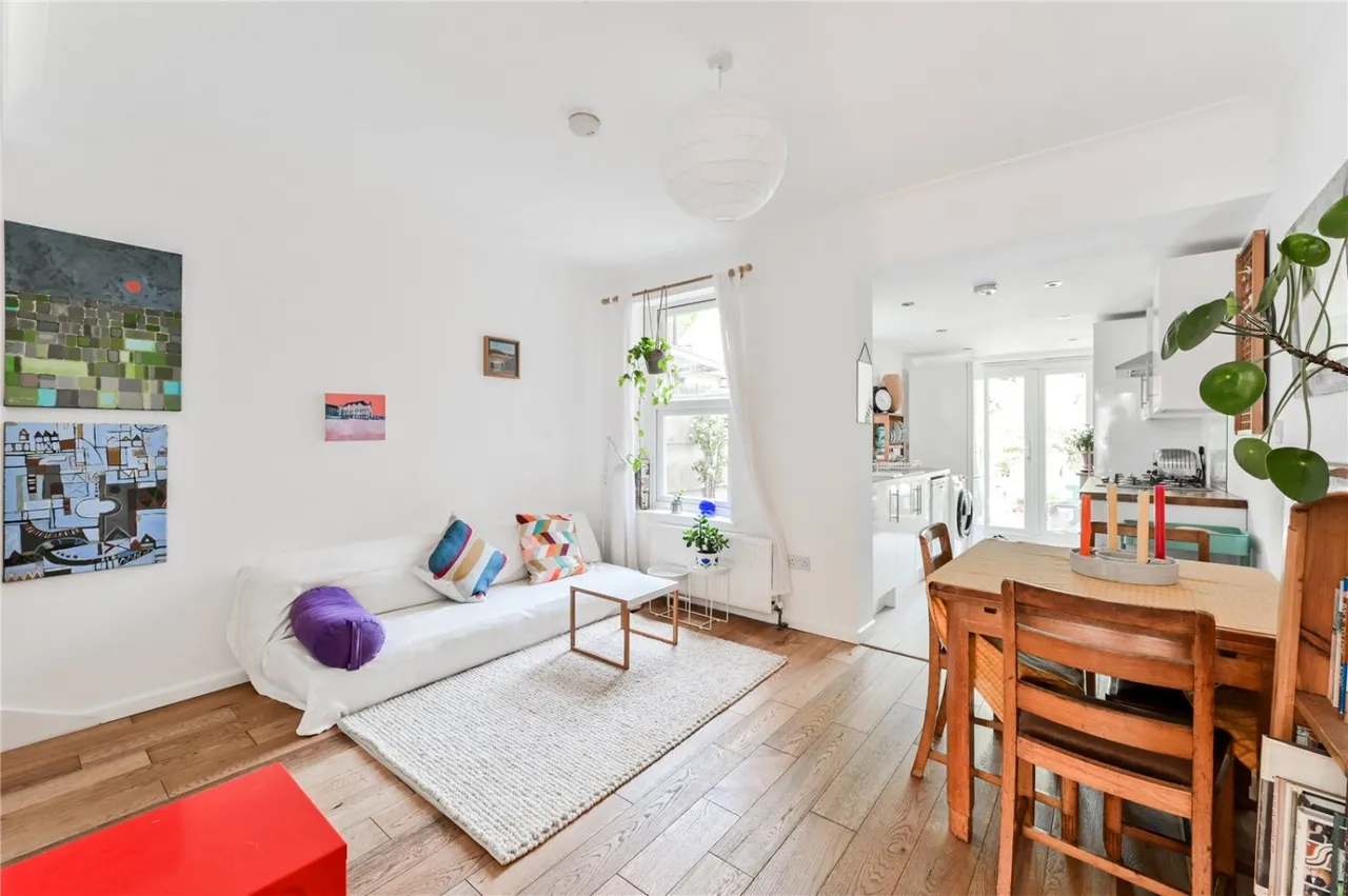 Queens Road, London, N11, photo 5