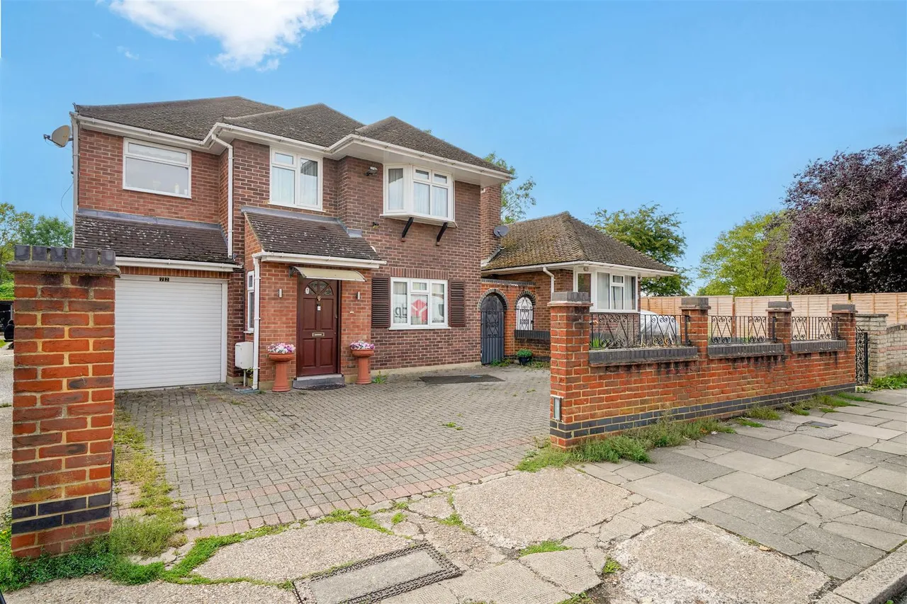 4 bed house for sale, Sudbury Avenue, Wembley, HA0