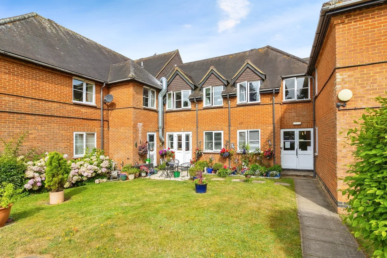 1 bed flat for sale — Woburn Road, Woburn Sands, Milton Keynes
