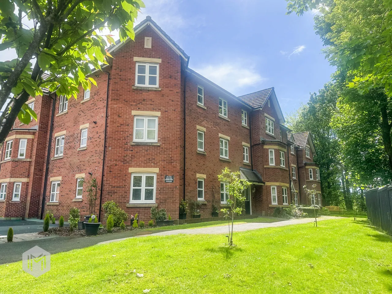 2 bed flat for sale — Lavender Court, Westhoughton, Bolton, BL5 2TE