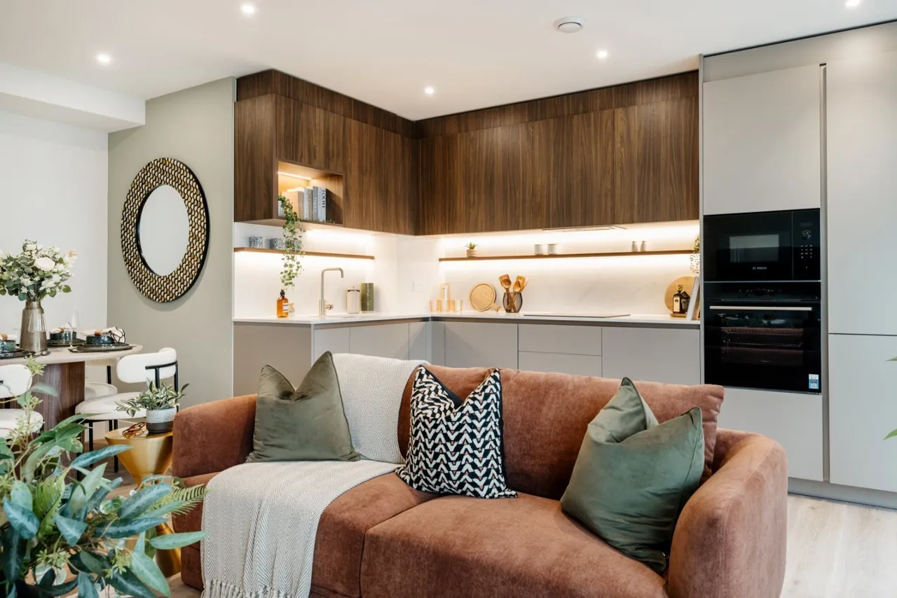 Bow Common Lane, London, E3, photo 3