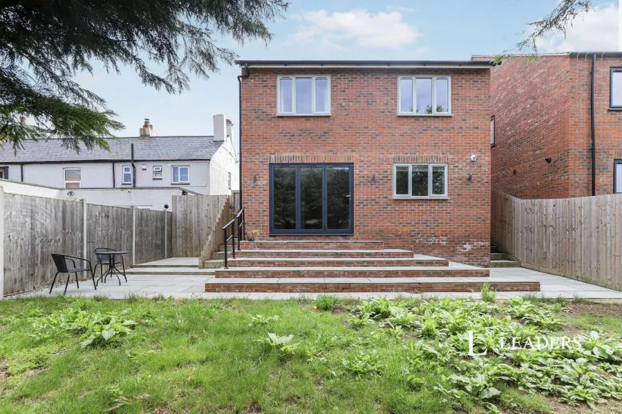 River Bank, Spalding, PE11, photo 22