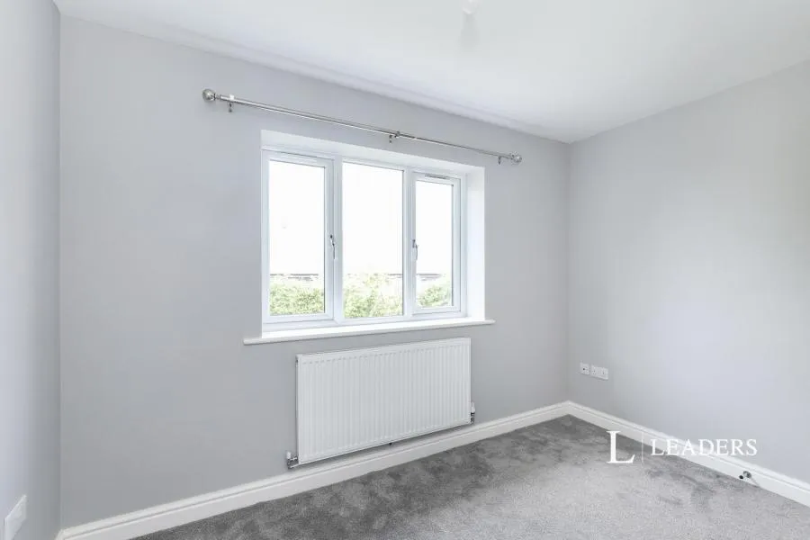 River Bank, Spalding, PE11, photo 8