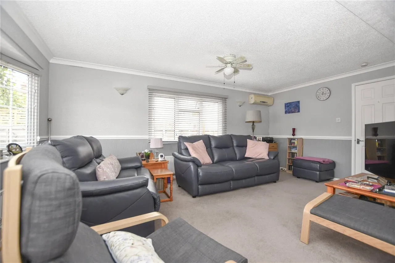 Devon Close, College Town, GU47, photo 5