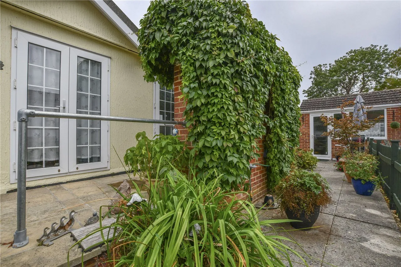 Devon Close, College Town, GU47, photo 12