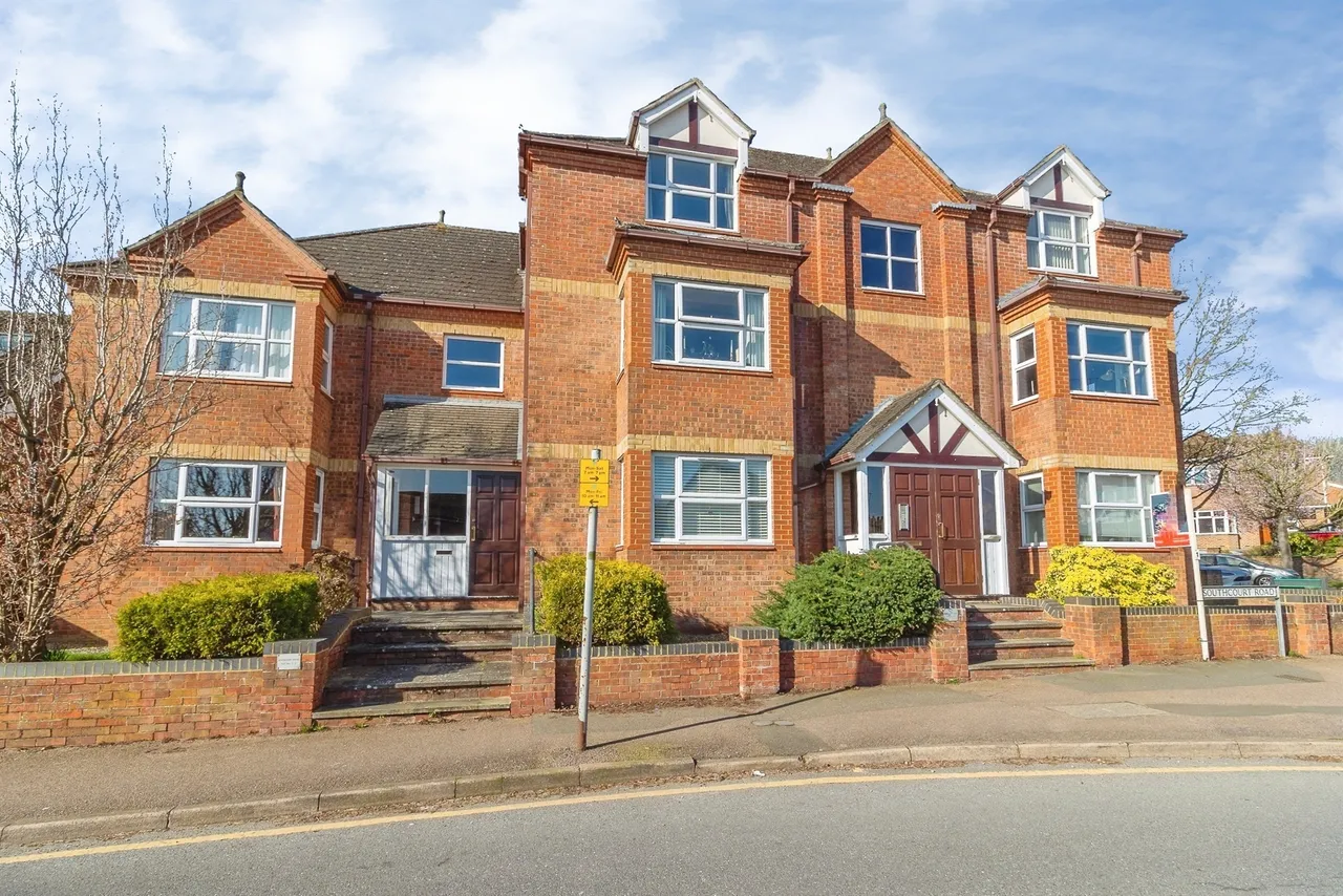 2 bed flat for sale — Southcourt Road, Leighton Buzzard
