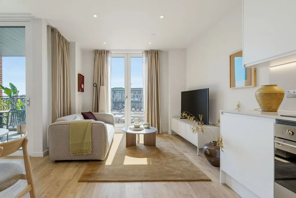 Apex Avenue, London, SW8, photo 3