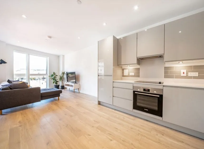 Gallions Road, Galyon Point, E16, photo 4