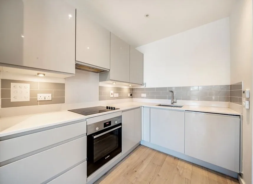Gallions Road, Galyon Point, E16, photo 5