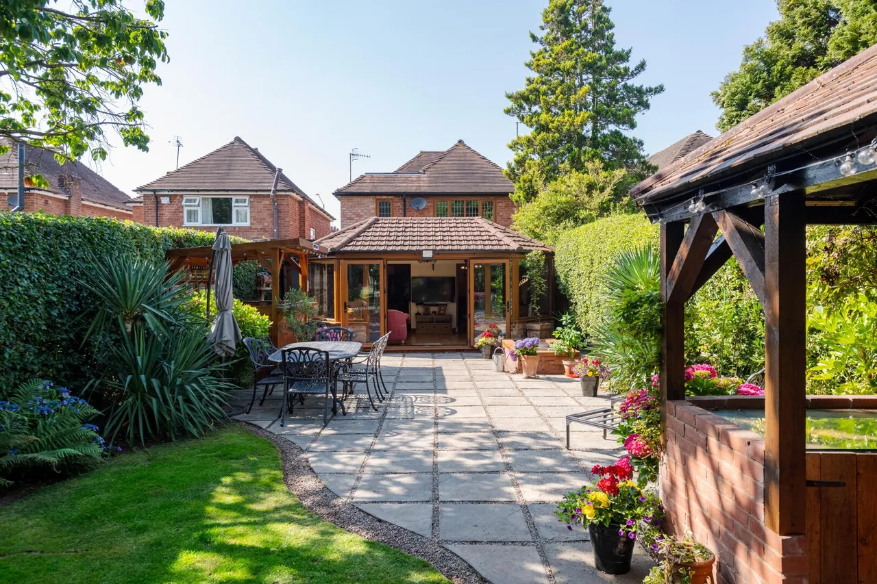 Worcester Road, Hagley, photo 41