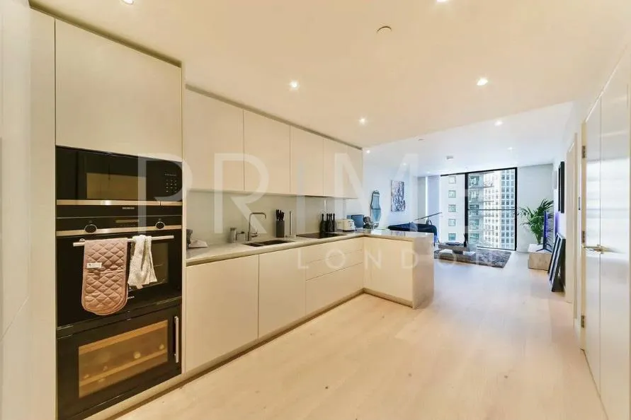 Hampton Tower, South Quay Plaza, E14, photo 3