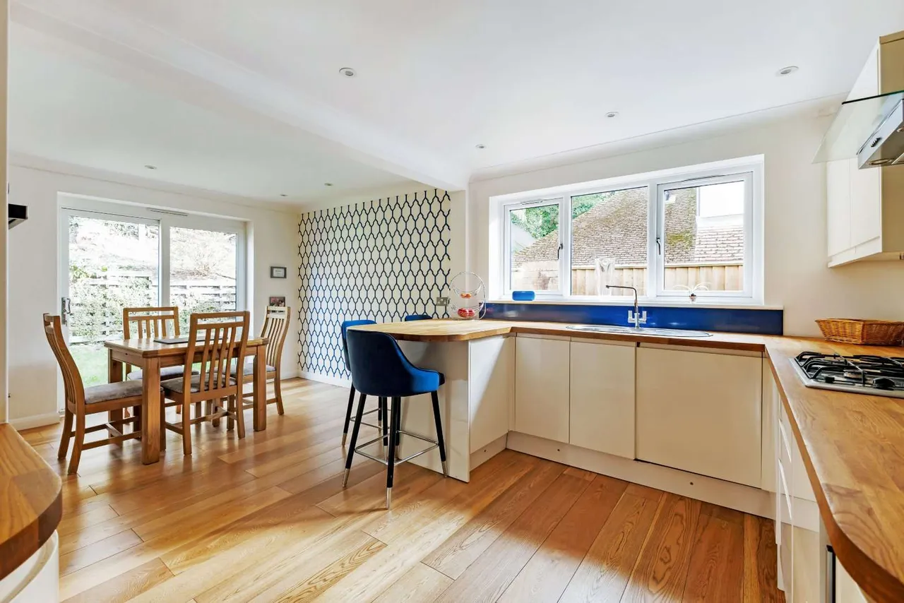 School Road, Charlton Kings, Cheltenham, Gloucestershire, GL53 8BE, photo 3