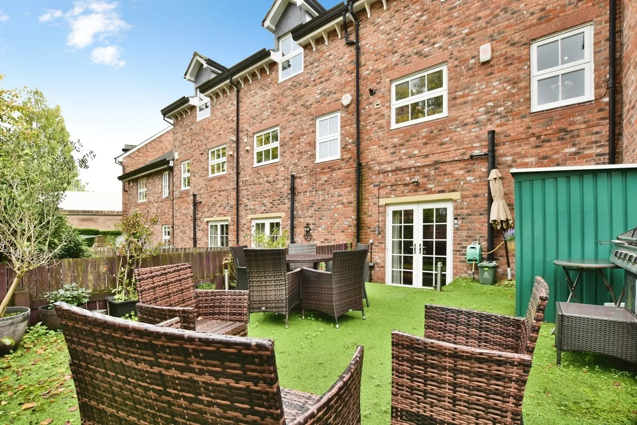 Arnolds Yard, Altrincham, WA14, photo 26