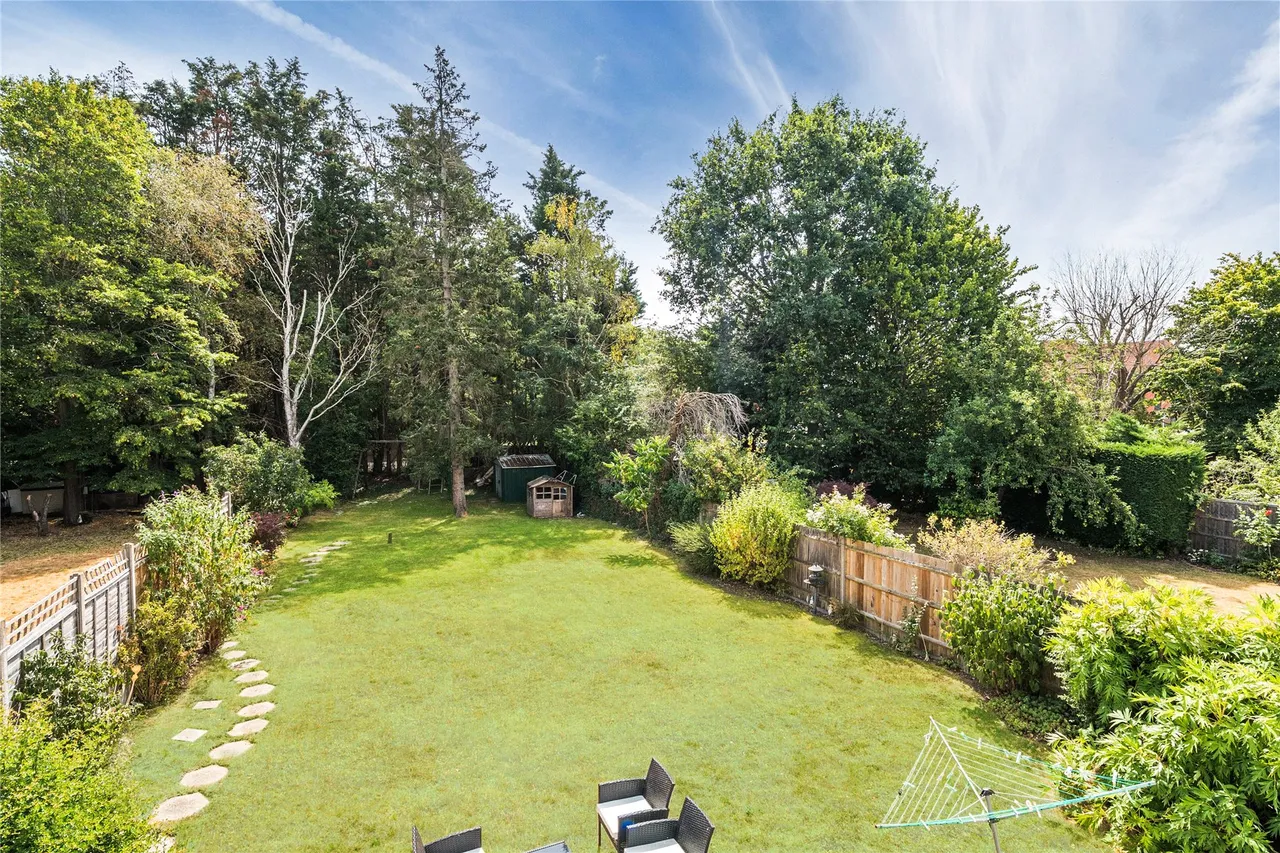 Maple Road, Send Marsh, GU23, photo 16