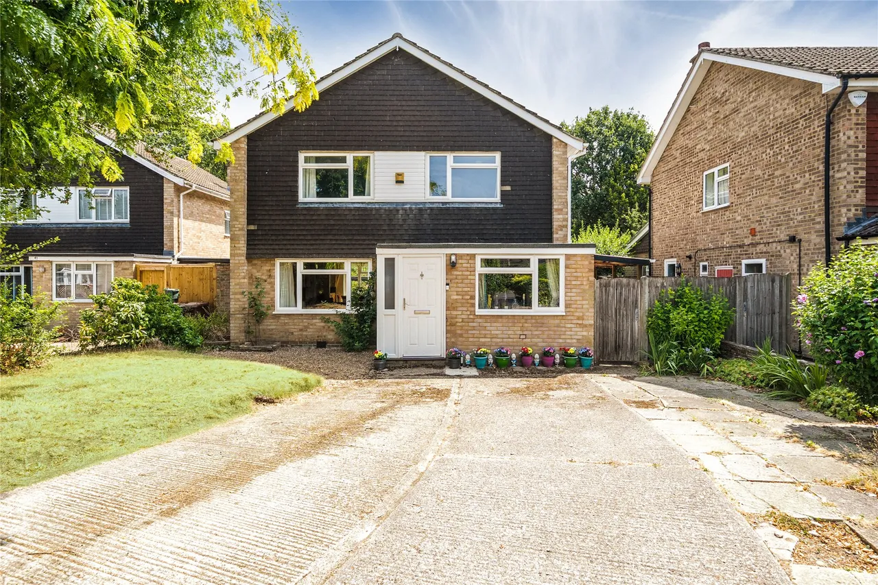4 bed house for sale, Maple Road, Send Marsh, GU23