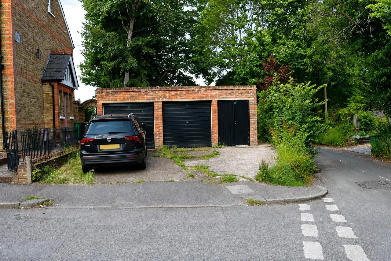 garage for sale, Gladstone Road, Ashtead, KT21