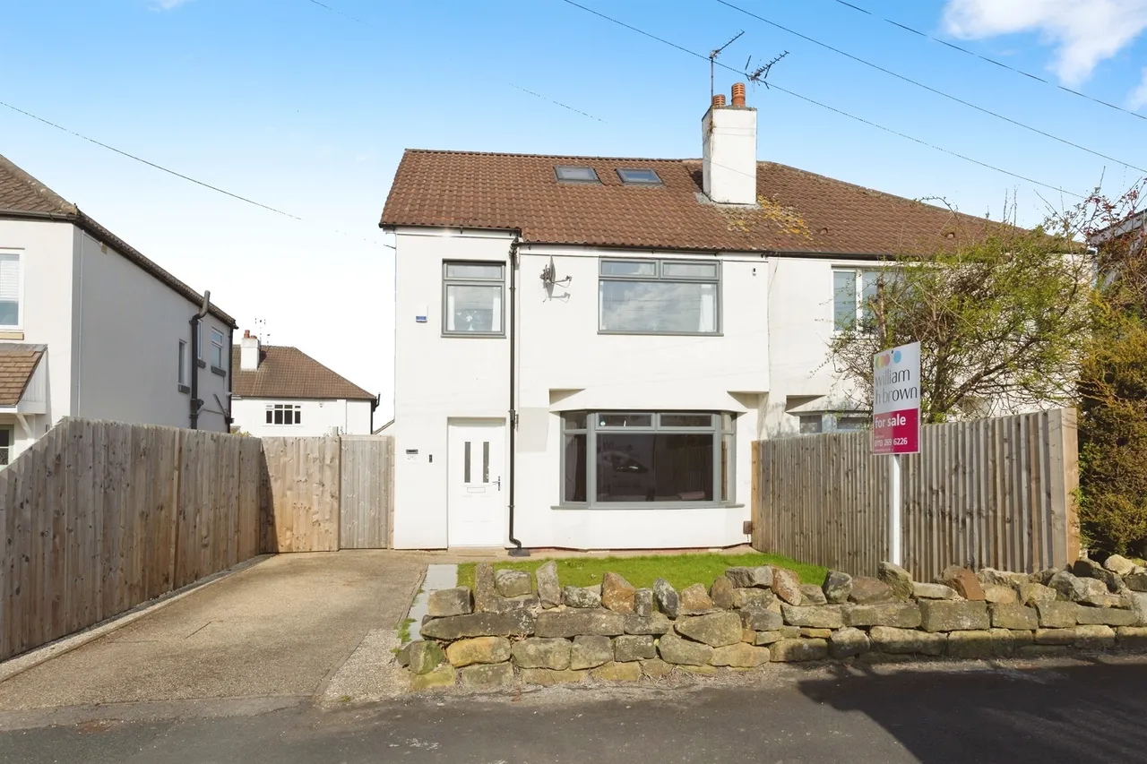 5 bed house for sale — Buckstone Oval, Leeds
