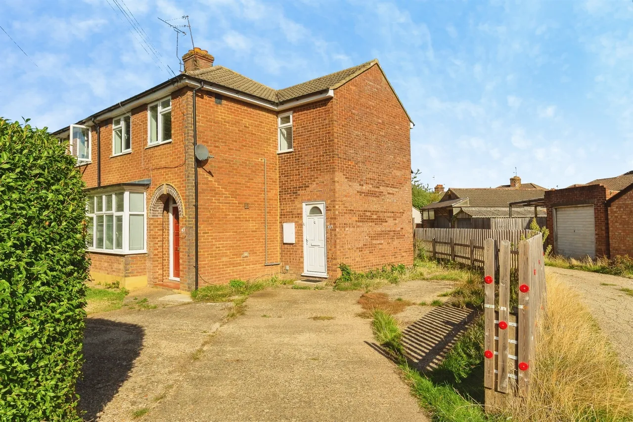 1 bed house for sale, Clinton Crescent, Aylesbury, HP21