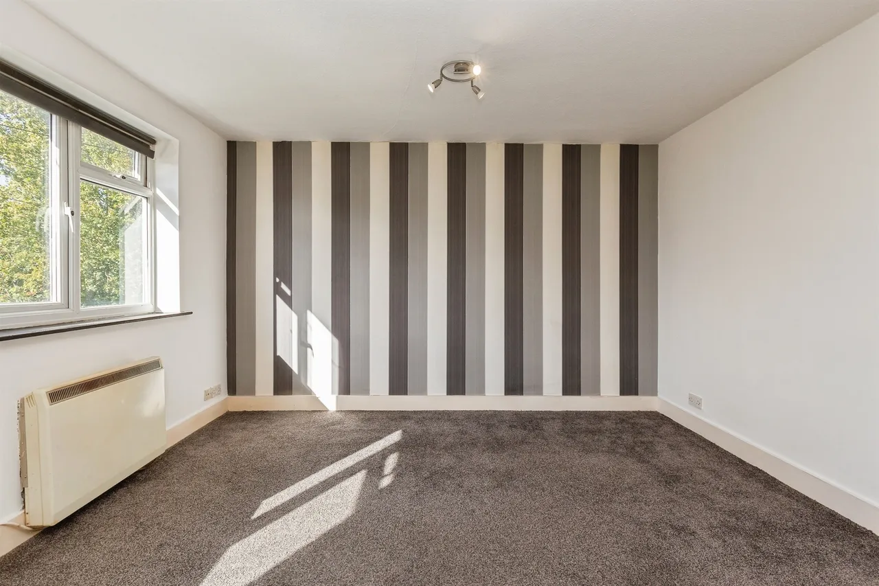 Clinton Crescent, Aylesbury, HP21, photo 8