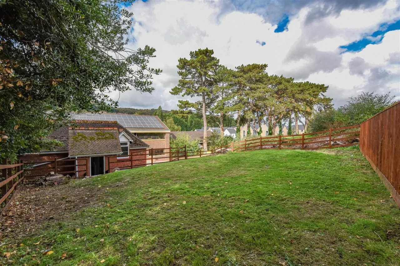 Drake Lane, Dursley, GL11, photo 5