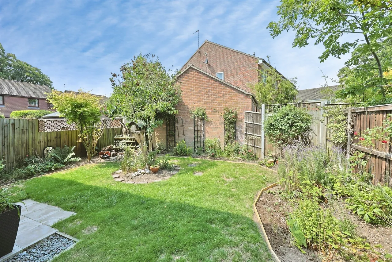 Priors Drive, Norwich, photo 11
