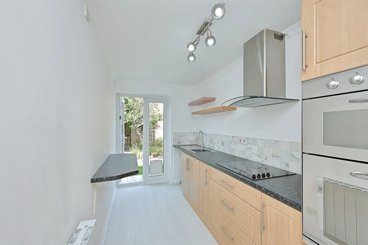 Priors Drive, Norwich, photo 3