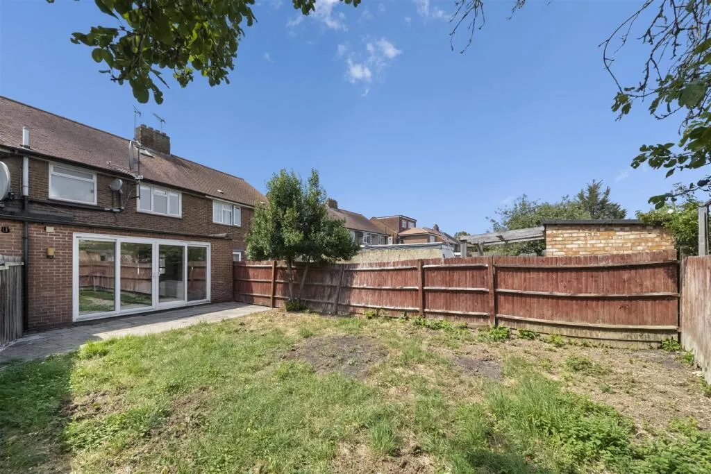 Rushdene Crescent, Northolt, photo 4