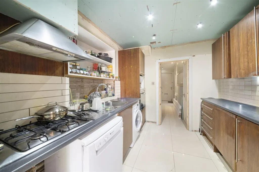 Rushdene Crescent, Northolt, photo 9