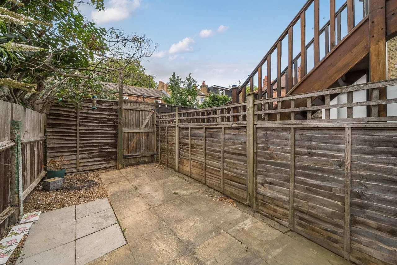 Mafeking Avenue, Brentford, London, TW8, photo 9