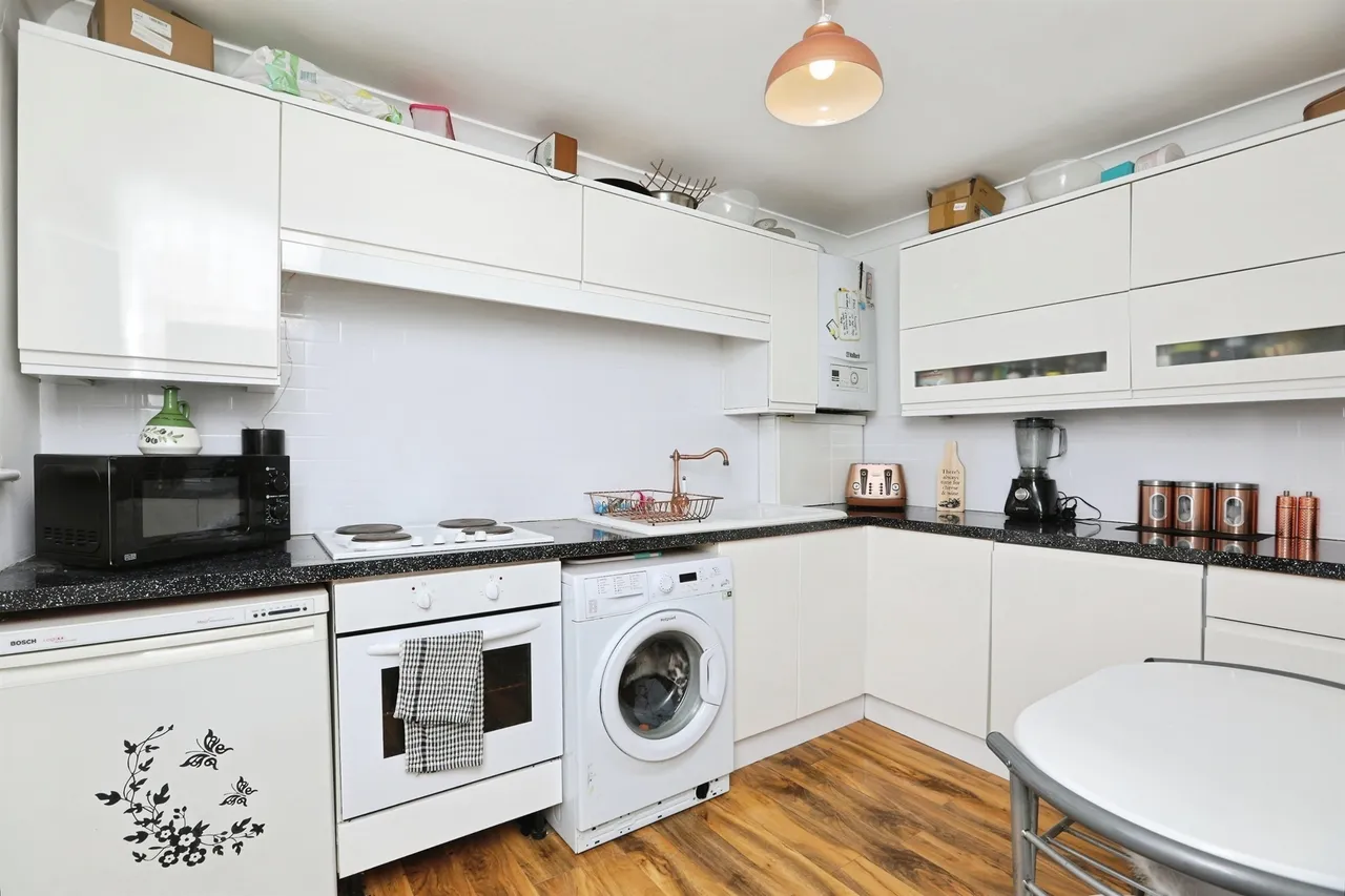 Chalkwell Road, Sittingbourne, ME10, photo 14