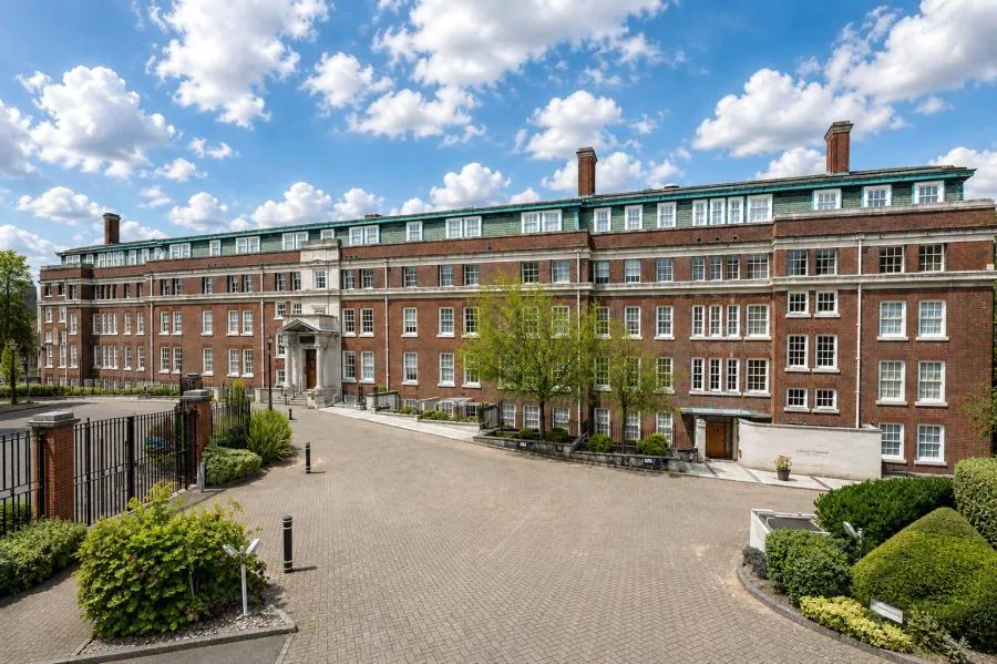 3 bed flat for sale, Royal Standard House, Standard Hill, NG1