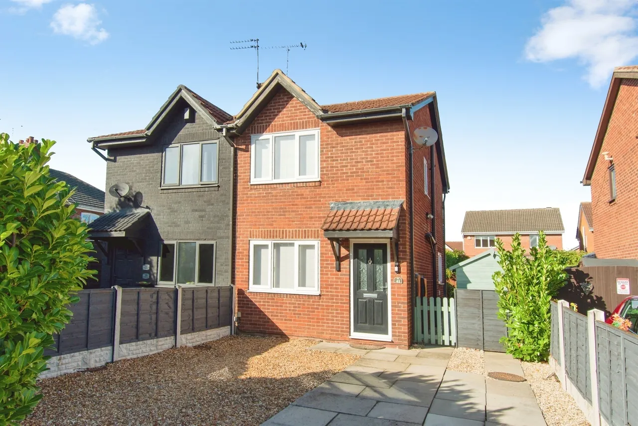 2 bed house for sale, Meadow Brook Close, Normanton, WF6