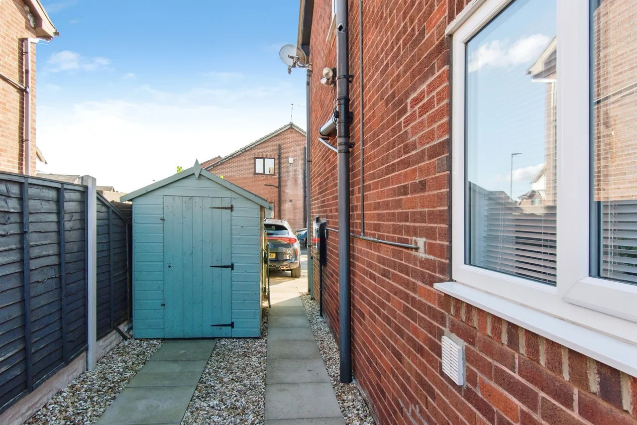 Meadow Brook Close, Normanton, WF6, photo 11