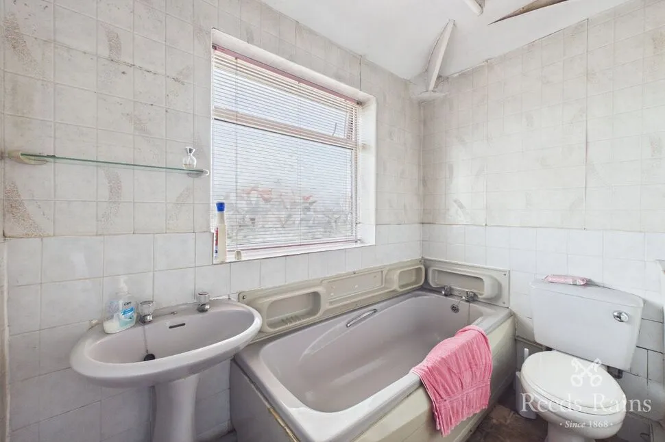 Bossington Close, Offerton, Cheshire, SK2, photo 12