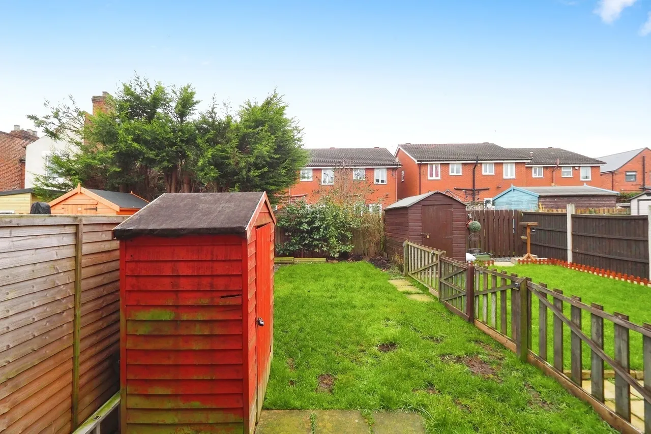 Albert Avenue, New Whittington, Chesterfield, Derbyshire, S43, photo 17