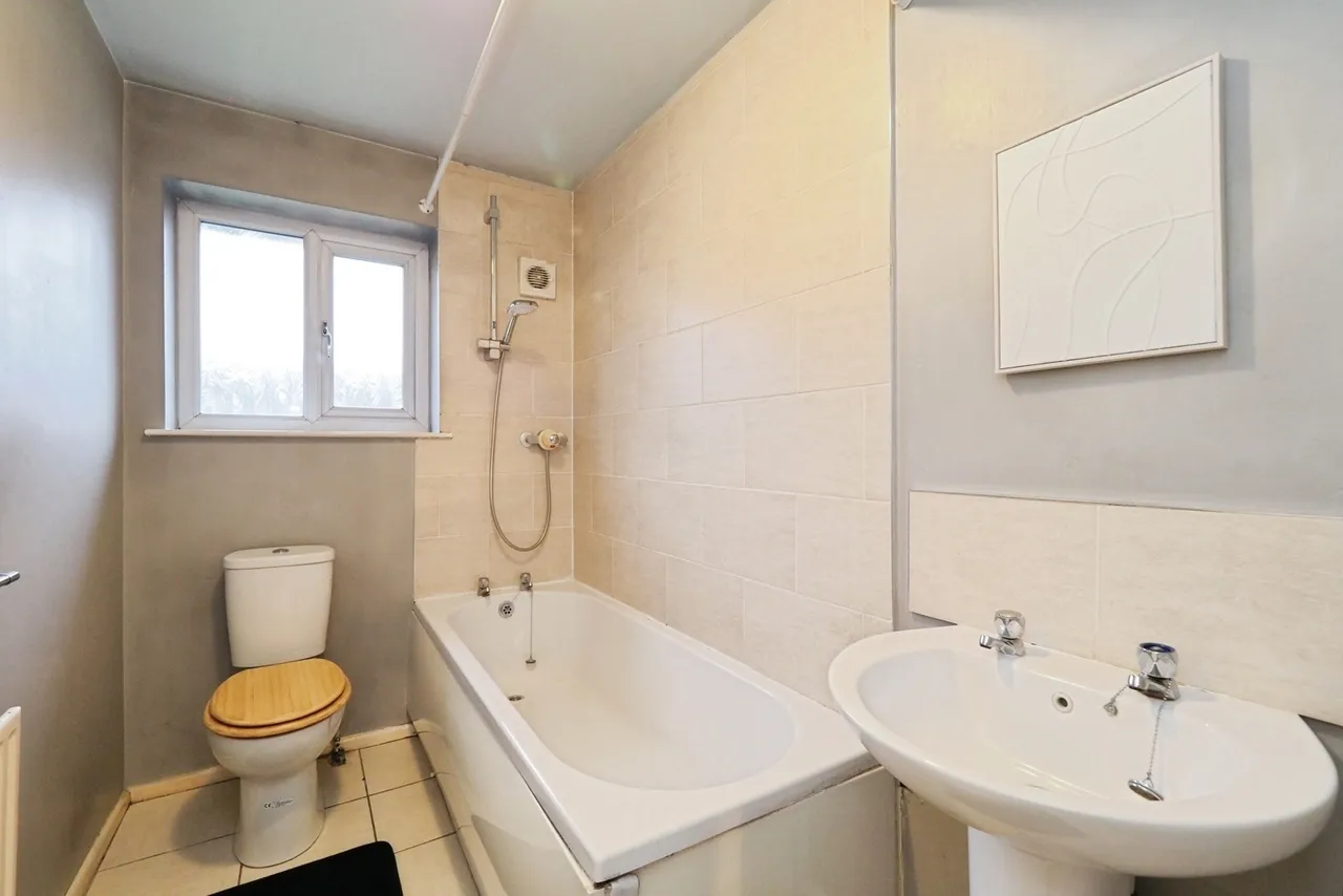 Albert Avenue, New Whittington, Chesterfield, Derbyshire, S43, photo 15