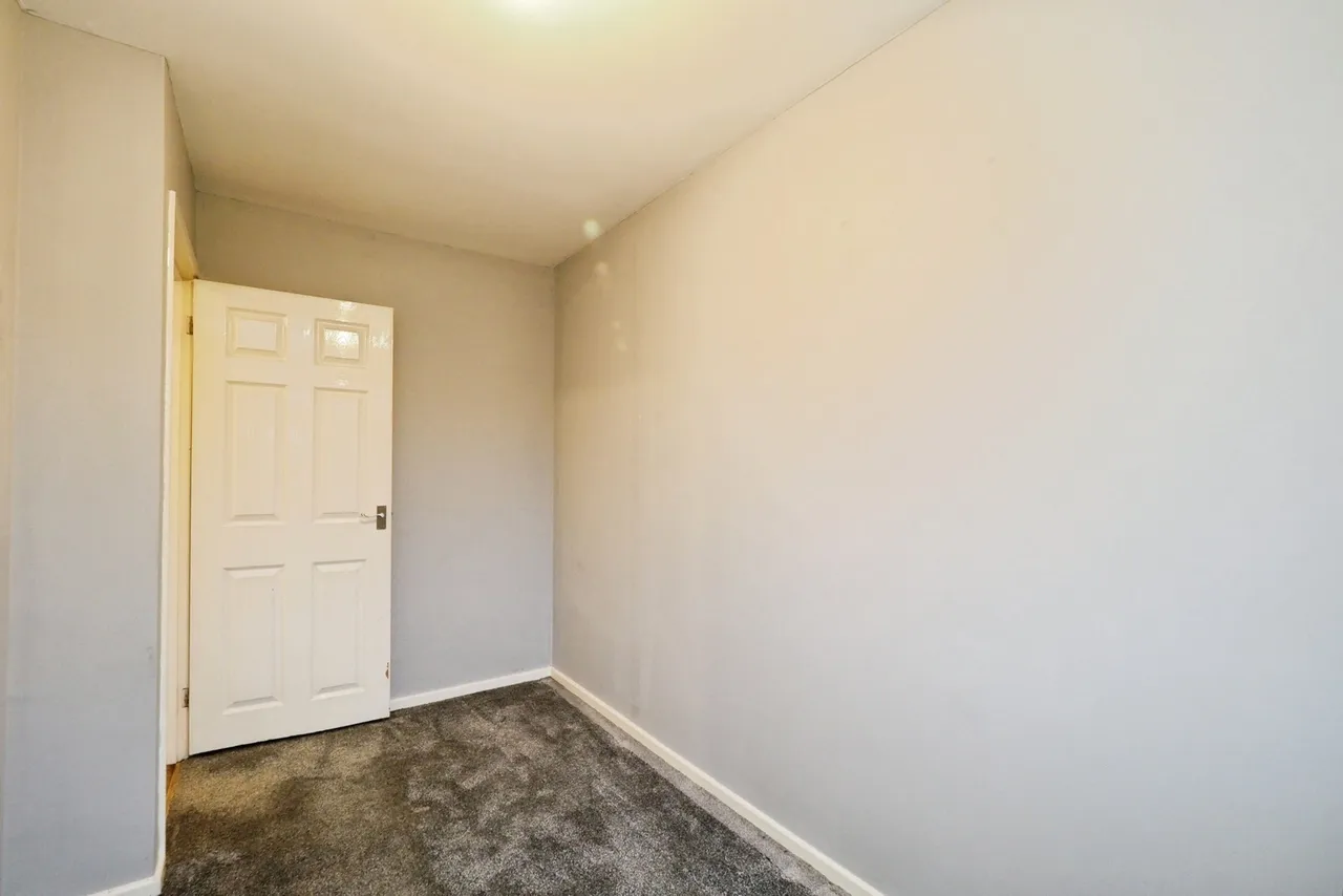 Albert Avenue, New Whittington, Chesterfield, Derbyshire, S43, photo 12