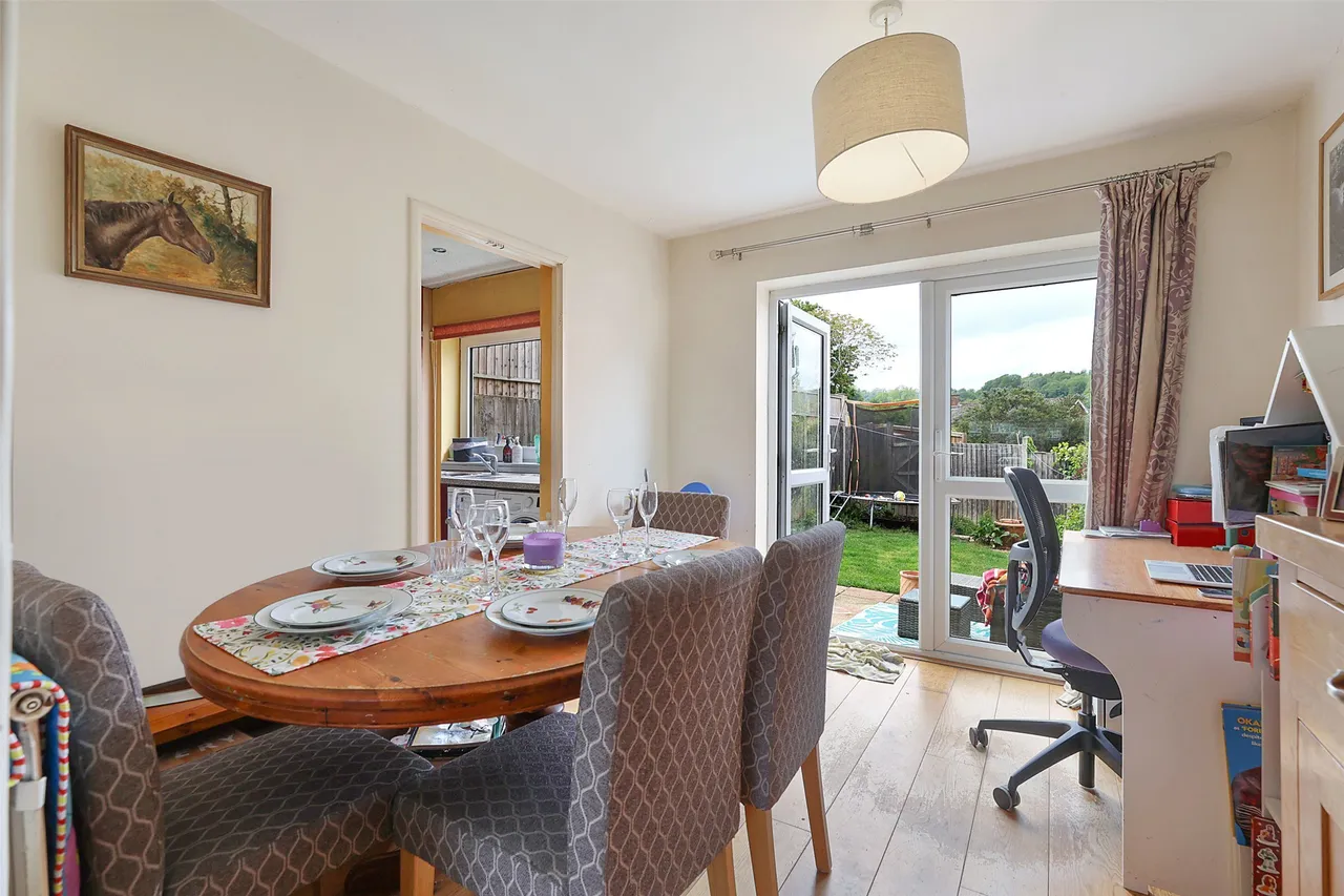 Windmill Drive, Reigate, RH2, photo 4
