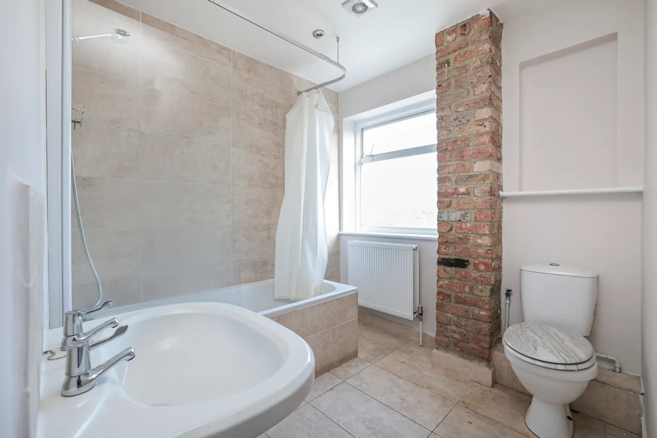 Beverley Road, Ruislip Manor Fees Apply, HA4, photo 10