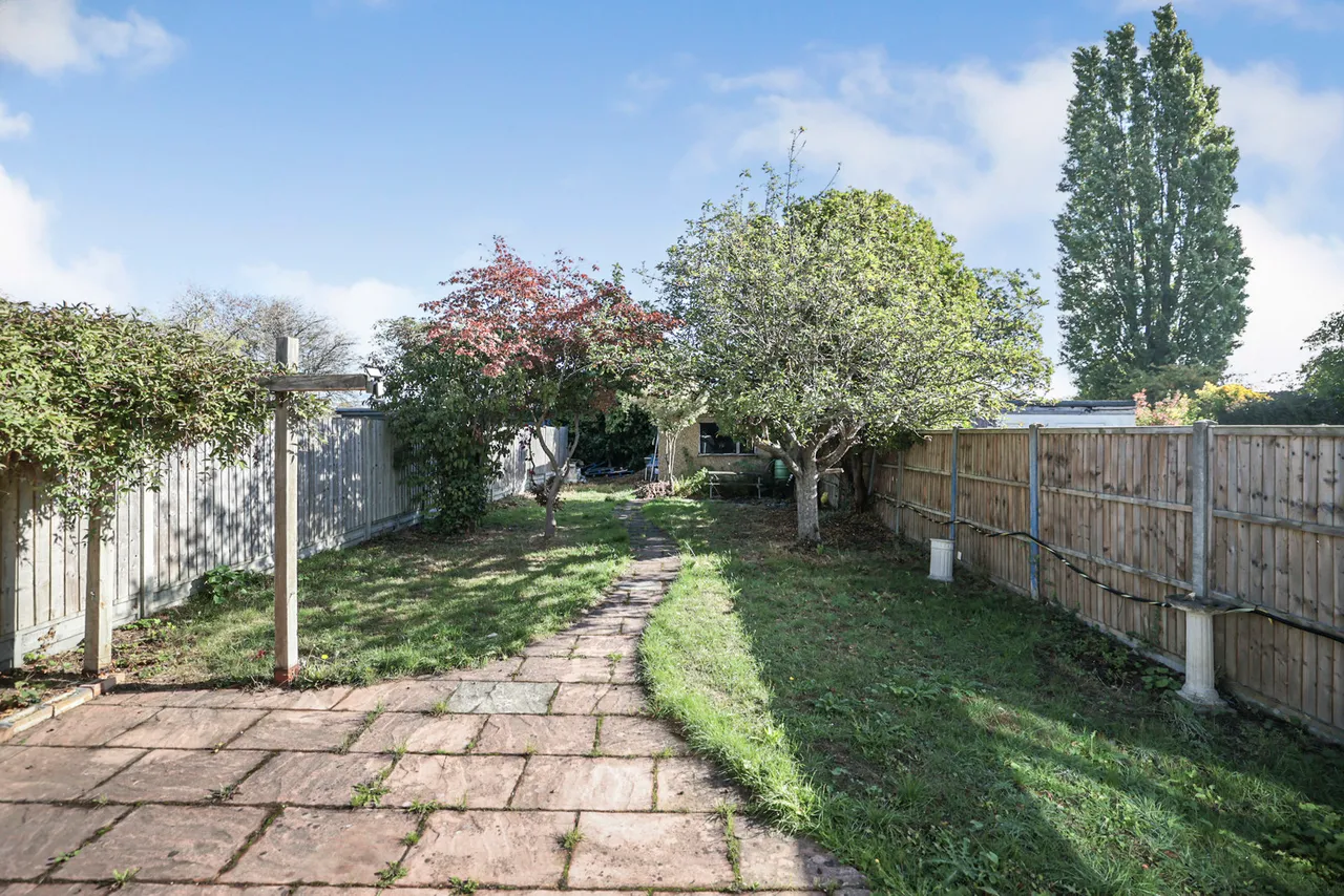 Beverley Road, Ruislip Manor Fees Apply, HA4, photo 4