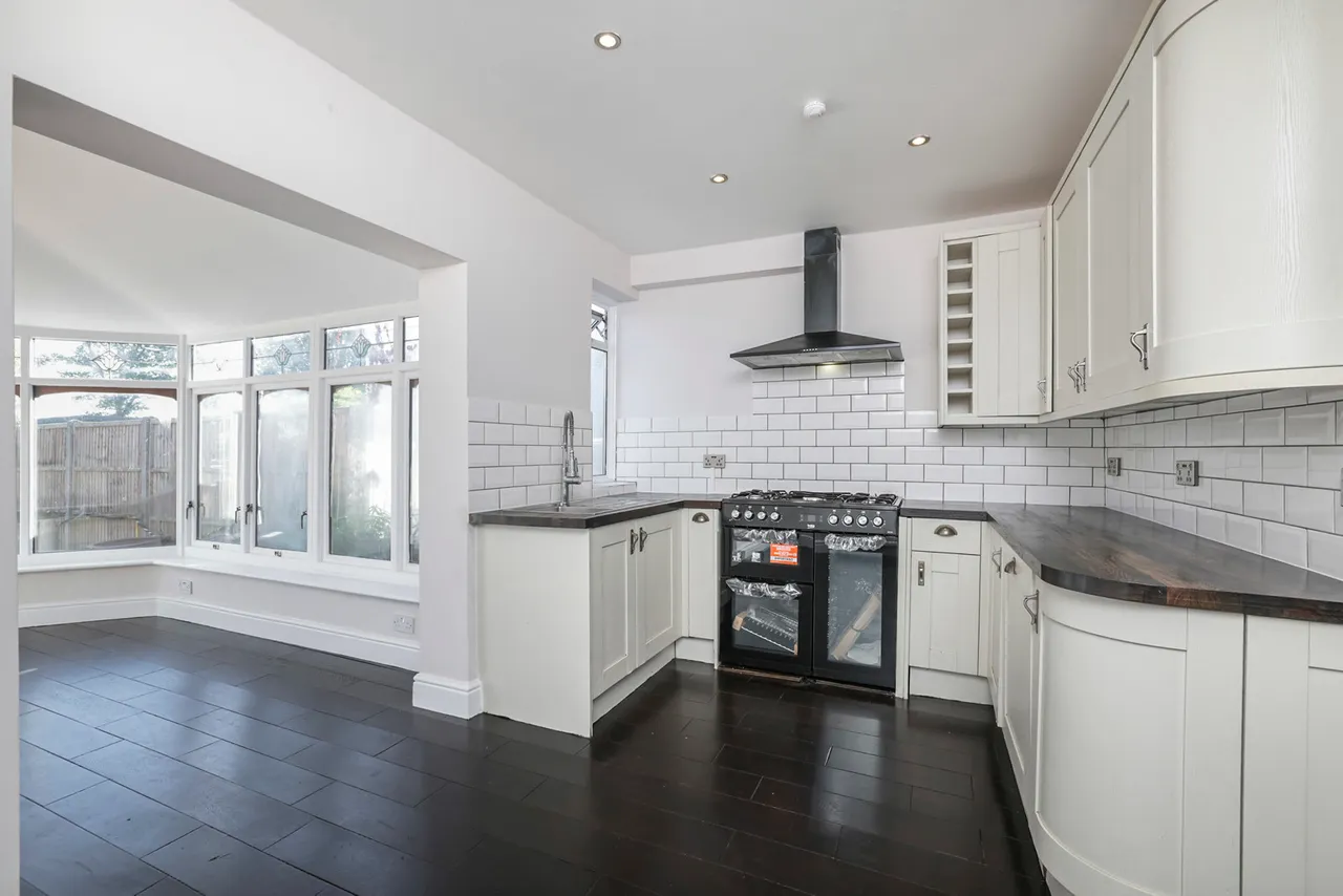 Beverley Road, Ruislip Manor Fees Apply, HA4, photo 3