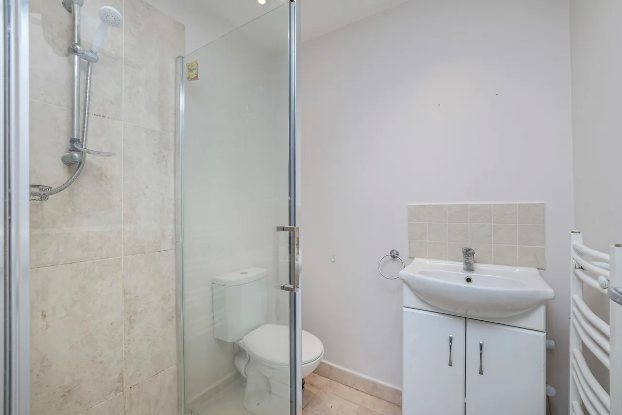 Beverley Road, Ruislip Manor Fees Apply, HA4, photo 8