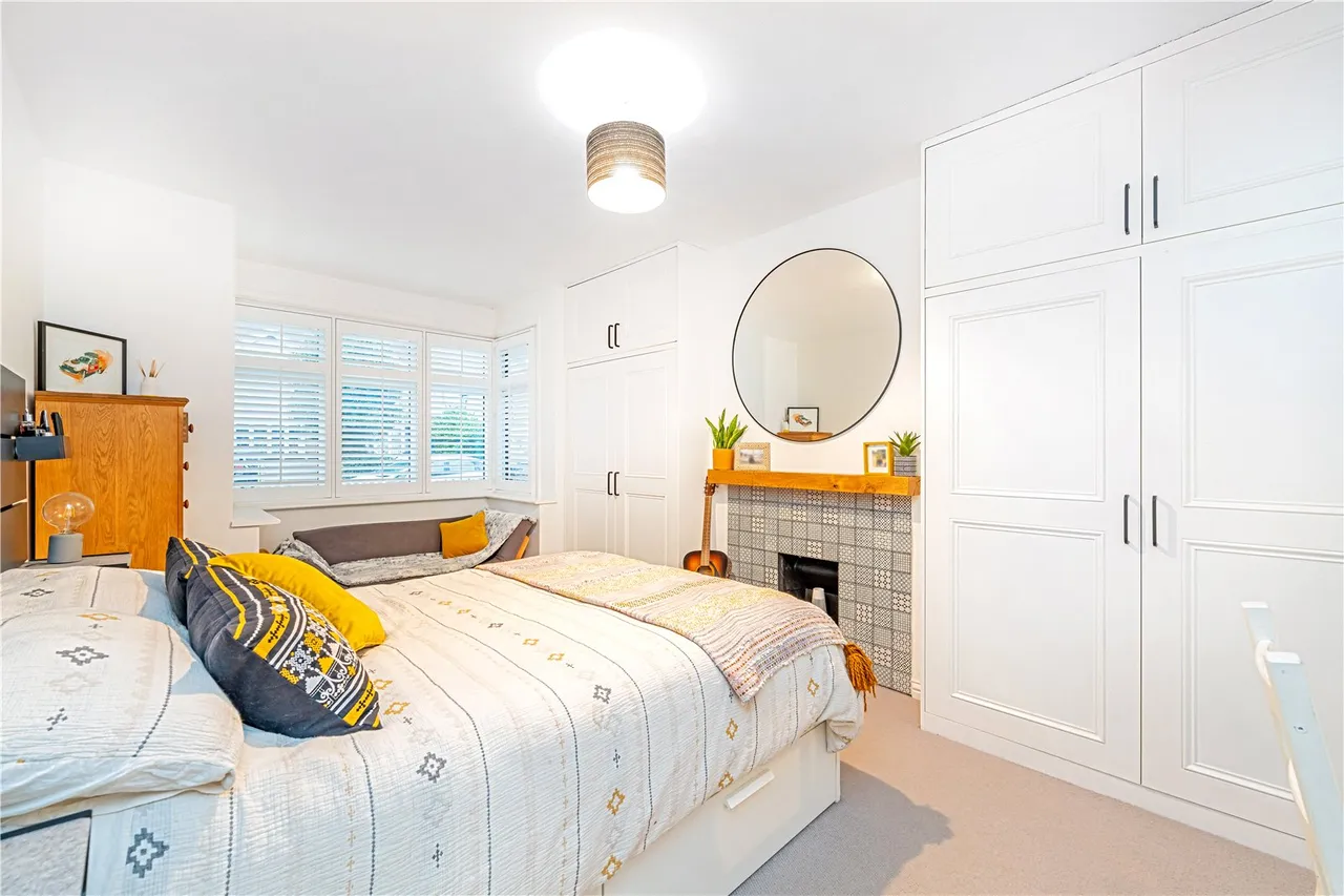 Holly Bush Lane, Hampton, TW12 2QR, photo 3